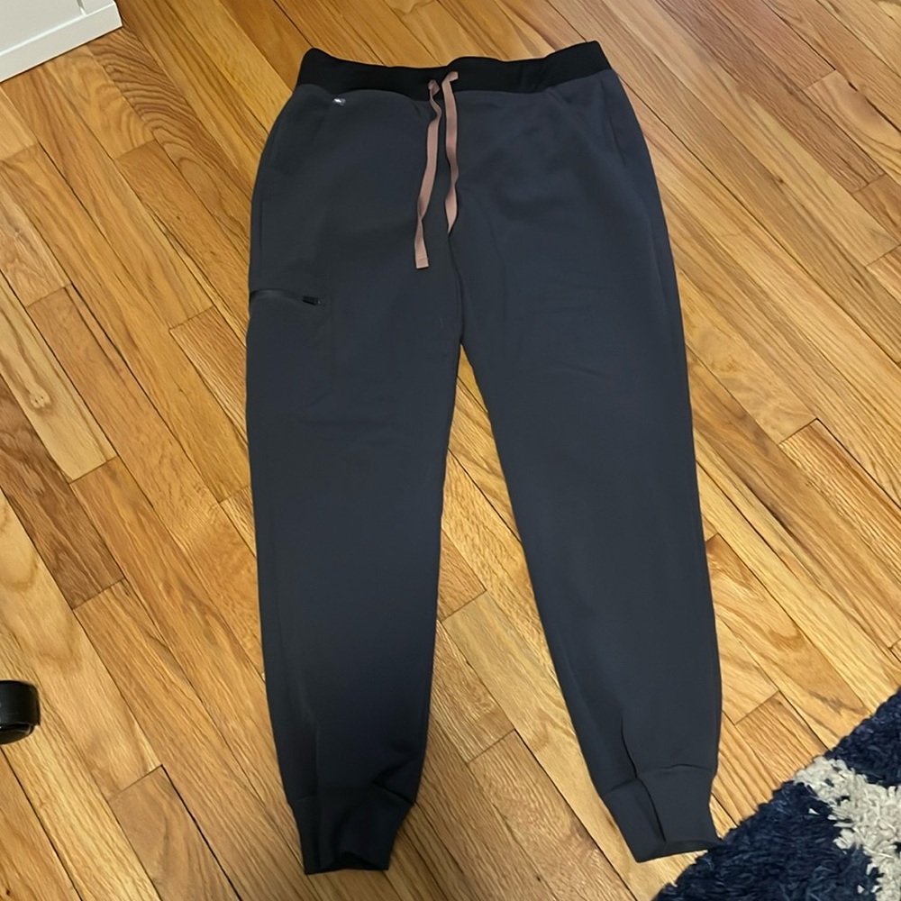 Figs Zamora Charcoal Grey Size Small